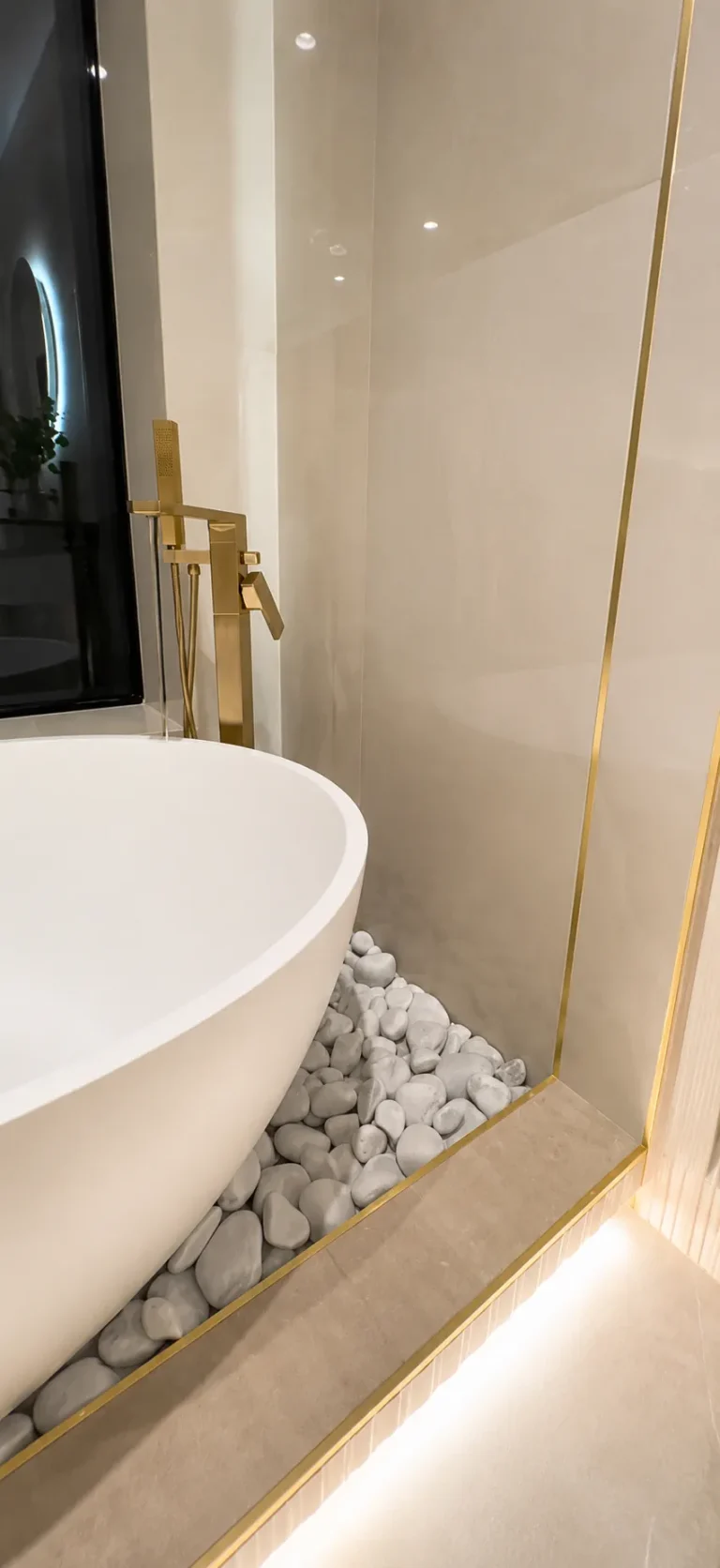 Hertfordshire: Family Bathroom - Hertfordshire F Bathroom 7