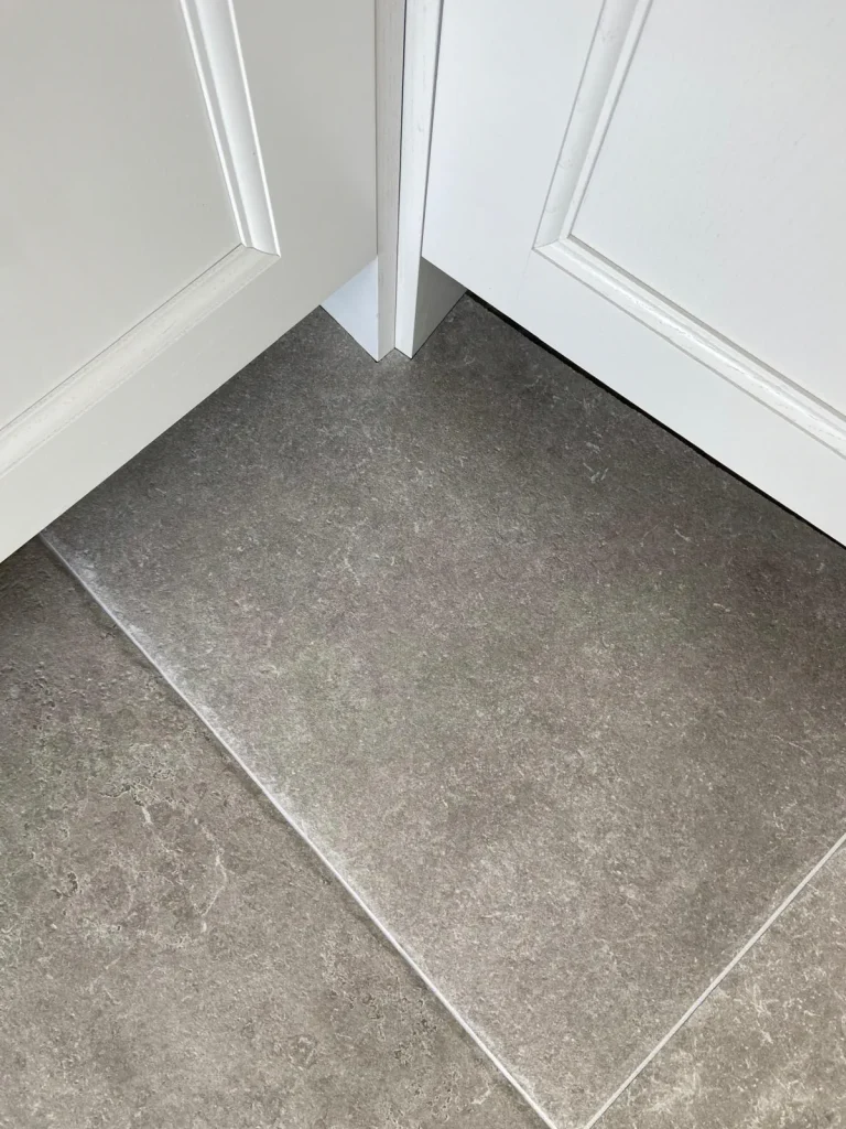 Surrey Cottage: Kitchen Extension Floor - Surrey Cottage Kitchen 10